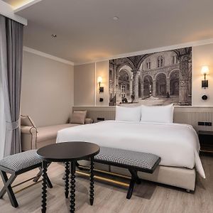 Deluxe Double or Twin Room Mountain View